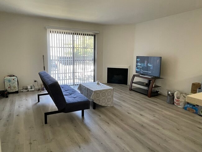 Photo - 112 S St Andrews Pl Apartments Unit # 2