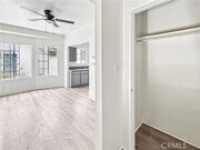 Photo - 825 W 40th Pl Apartment