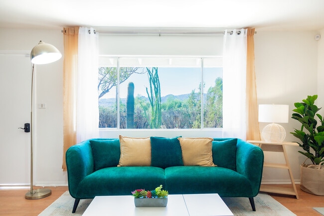 Photo - 61740 Oleander Dr House