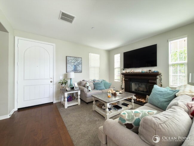 Photo - 3 Bedroom Condo for Rent in Ventura!