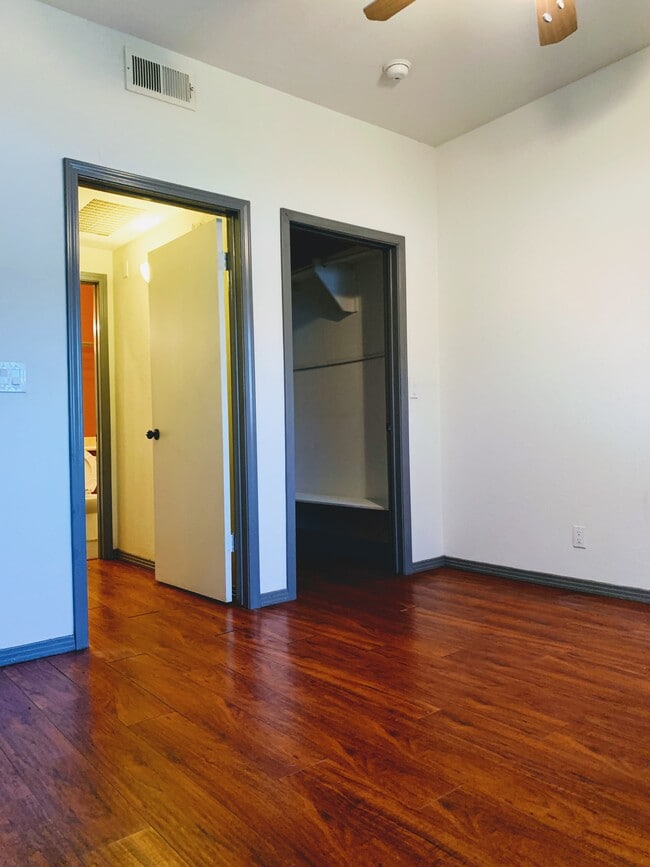 Photo - 10943 Laurel Canyon Blvd