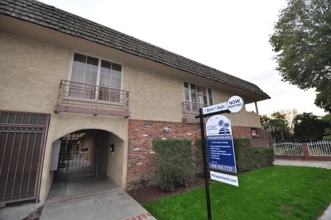 Photo - 14120 Hamlin St Apartment Unit 16