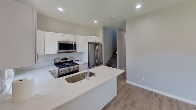 Photo - 5158 Ewing St