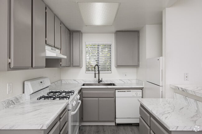 Building Photo - Legacy Residential *$600 Off* Rental
