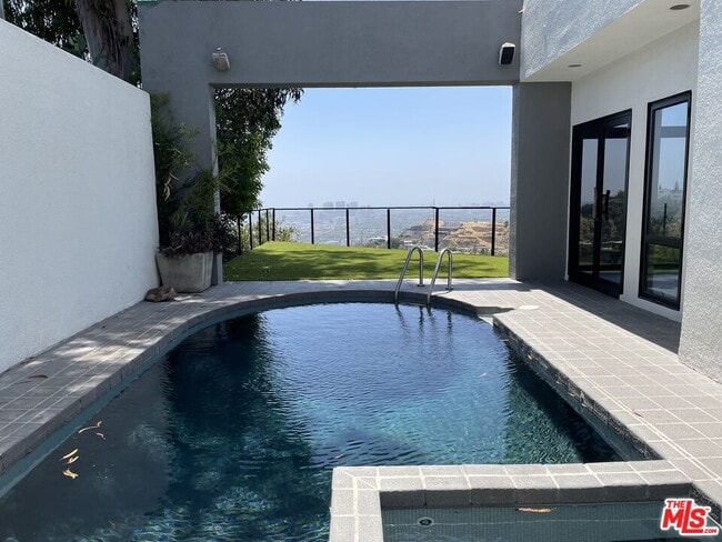 Photo - 8424 Grand View Dr