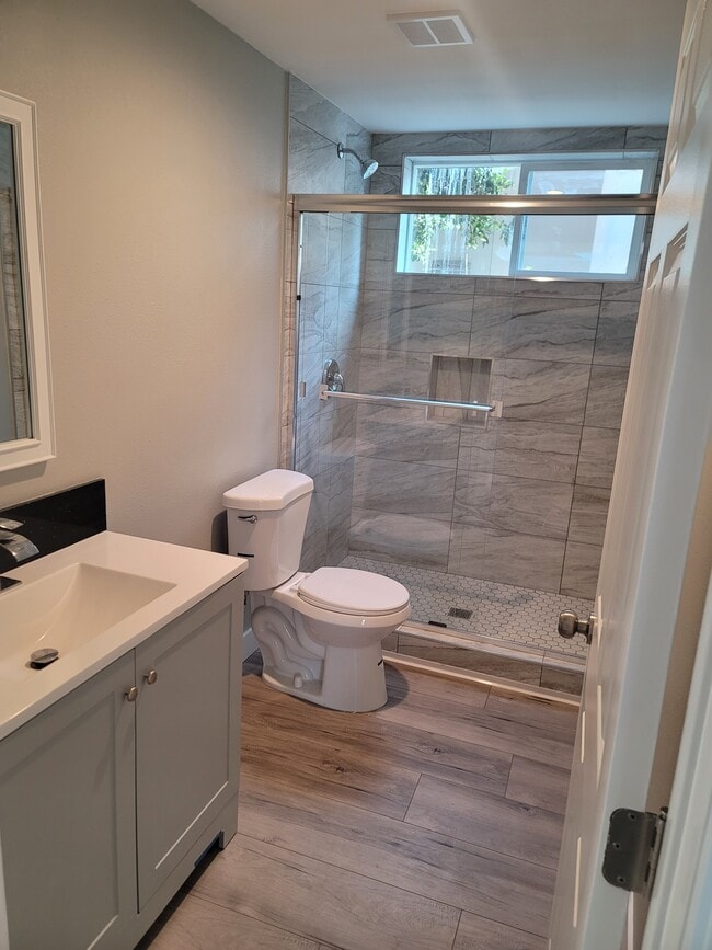 Photo - 5544 Tampa Ave Unit 5544