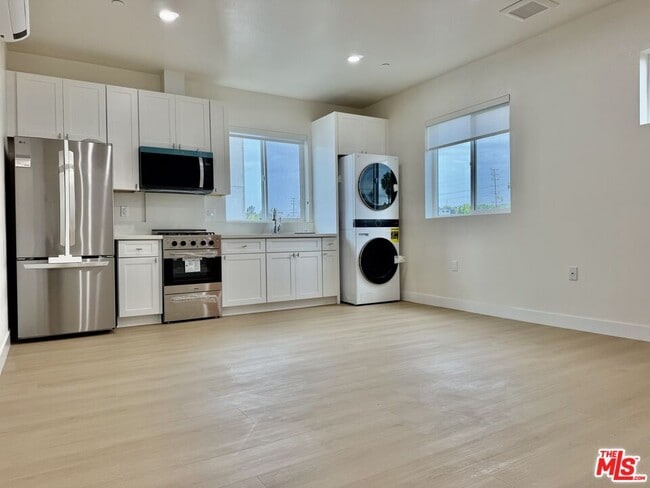 Photo - 235-235 1/2 N Chicago St Unit 235 1/2