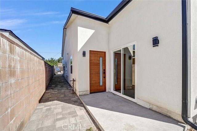 Photo - 18223 Chatsworth St