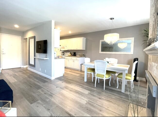 Photo - 1730 Camino Palmero St Unit 408