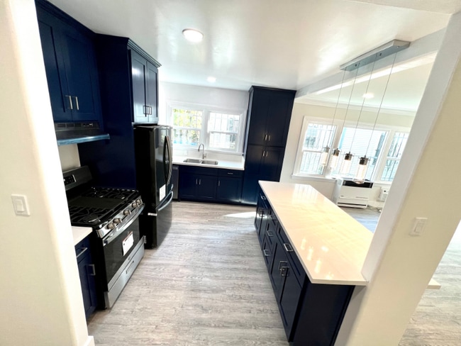 Photo - 855 W 43rd Pl