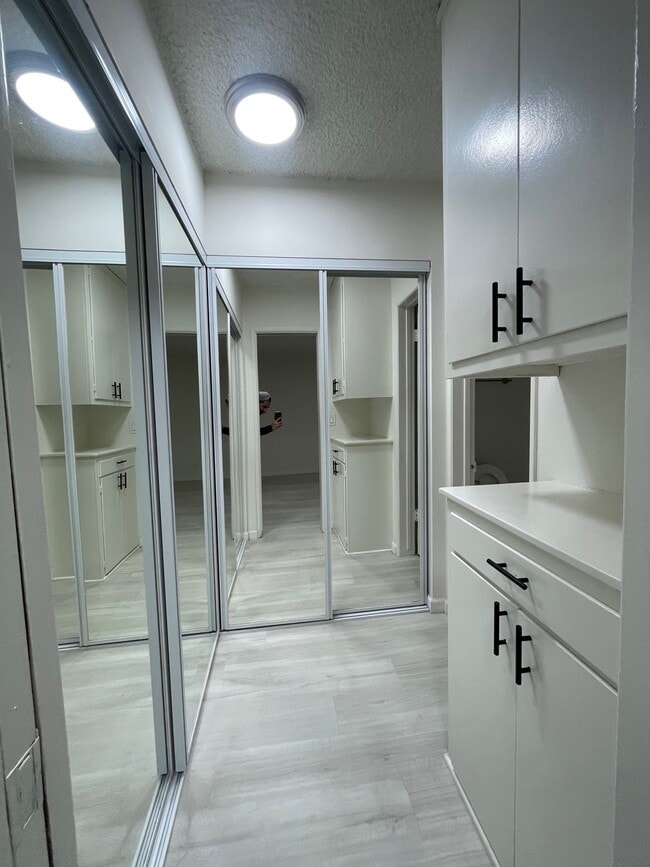 Mirror closet doors - St. Andrews Place Apartments