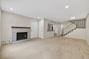Photo - Spacious 3-Bedroom Townhome in Orangethorp...
