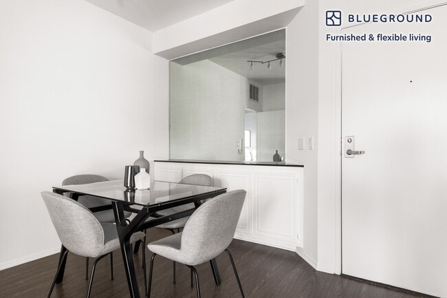 Photo - 435 S Detroit St Unit FL1-ID247