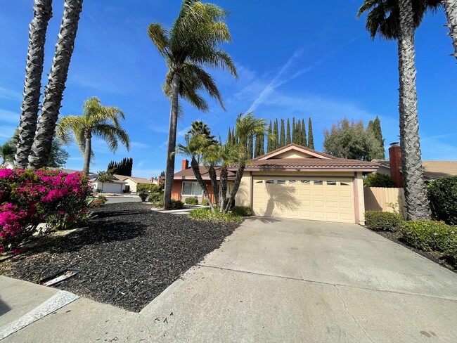 Building Photo - North Poway's Summerfield Estates, 3/2 with 2 Car Attached Garage, single level.