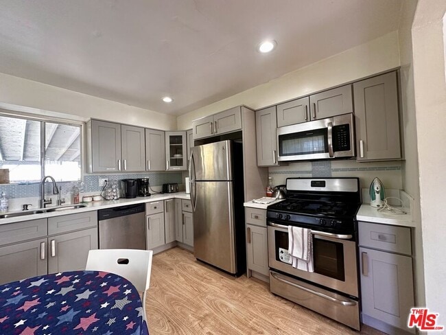 Photo - 2118 N Marengo Ave
