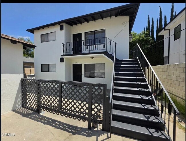 Photo - 12246 Oxnard St