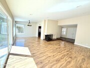 Photo - 850 Rim Crest Dr House