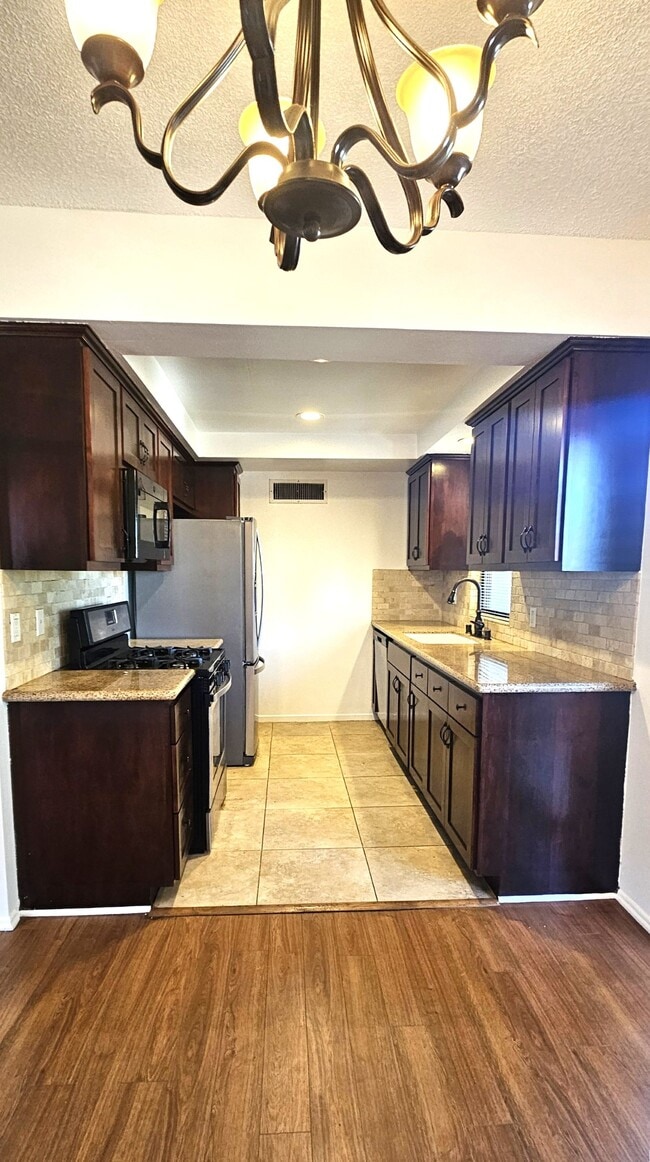 Photo - 2349 S Bentley Ave