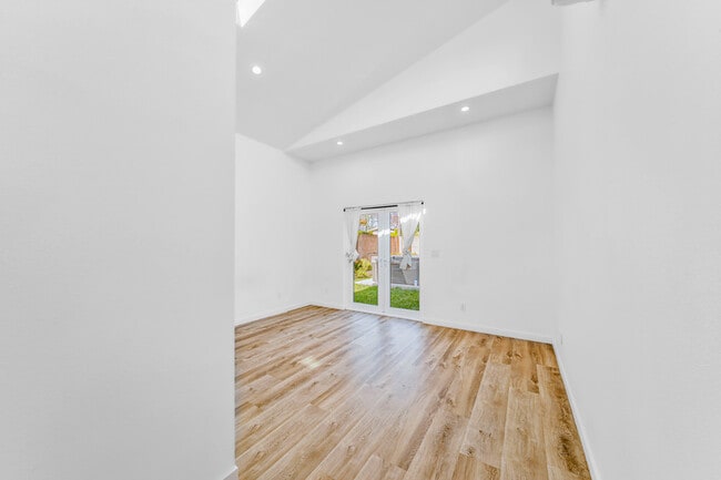 Photo - 1720 Petaluma Ave