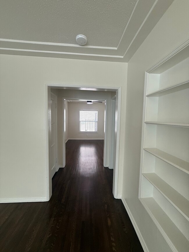 Photo - 1332 S Cloverdale Ave Unit 1334