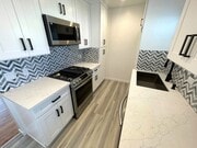Photo - Remodeled Midtown Apartment- AC and Washer/Dryer! Unit 2153 Channel