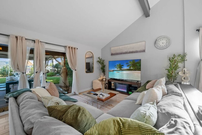 Building Photo - 9737 Benavente Pl Unit ID1464999P