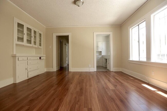 Photo - 116 N Catalina St Unit 116
