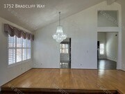 Photo - 1752 Bradcliff Way