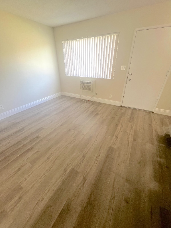 Photo - 587 Silverwood Ave Unit G