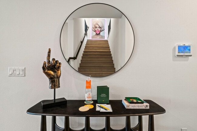 Photo - 438 Huddle Spgs Wy