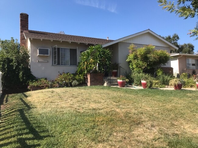 Building Photo - 237 Spring St