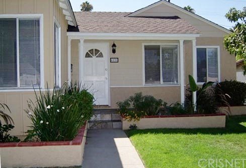 Building Photo - Spacious 3BR/2BA Tarzana Home with Lush Yard & Sunny Patio