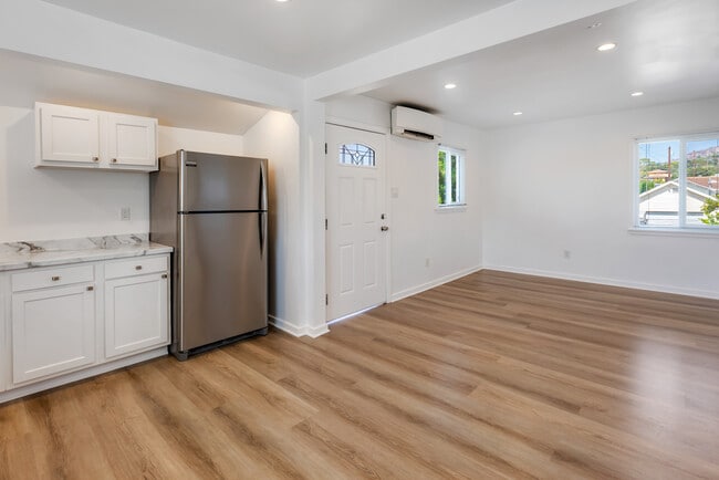 Photo - 6858 Quinton Ln