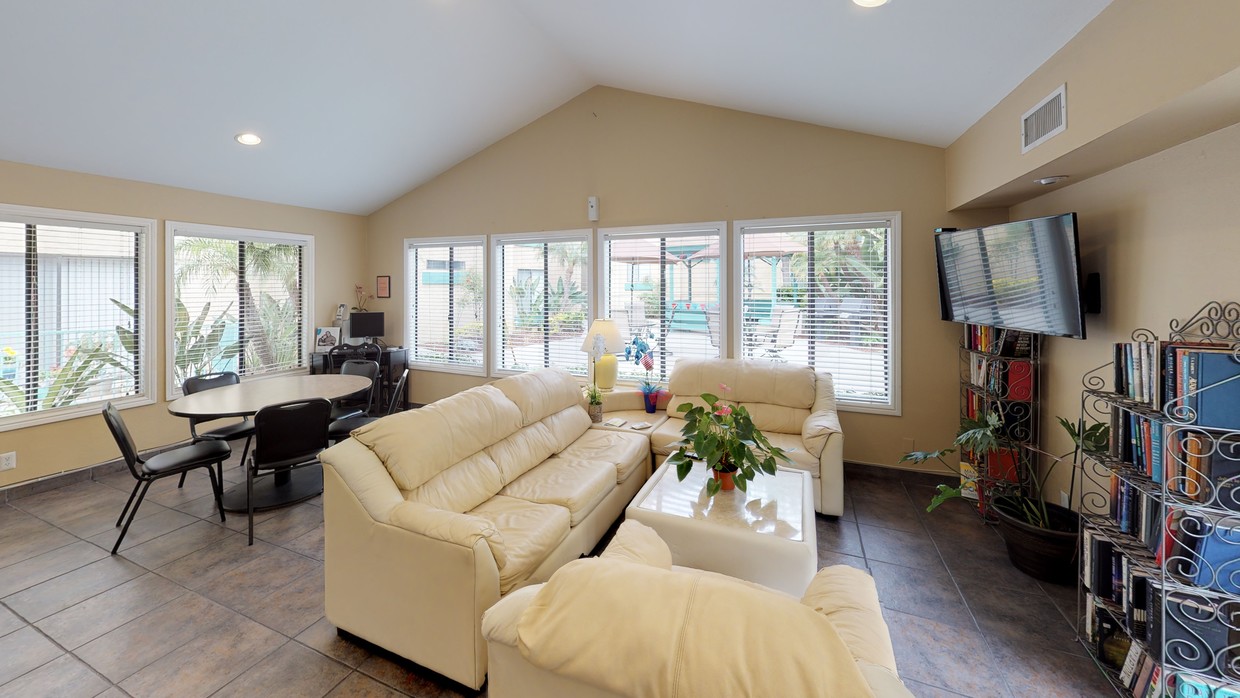 3D Tour - Salt & Vine Oceanside Apartments