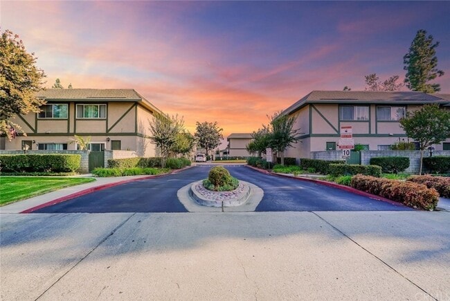 Building Photo - 1103 W Francis St Unit E