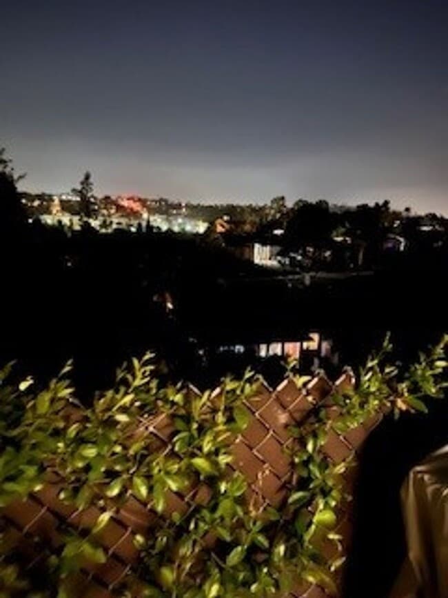 Building Photo - Remodeled in 2025 Home in Peacock Hills 55+