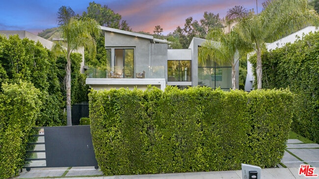 Photo - 1847 Coldwater Canyon Dr