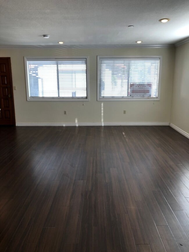 Photo - Los Caballeros #301 Unit 301A