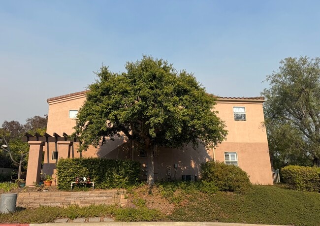 upstairs townhouse - 380 Greendale Ct