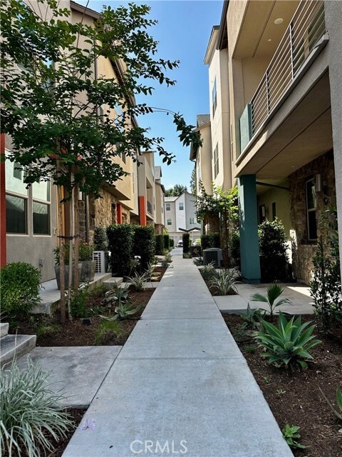 Building Photo - 220 Strike Dr