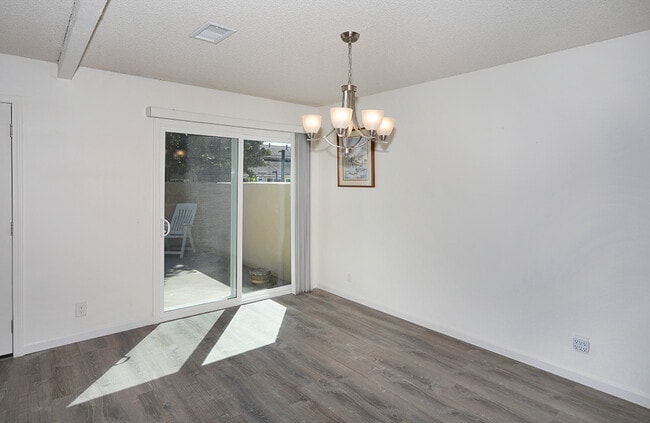 Photo - 7912 Rainbow Cir