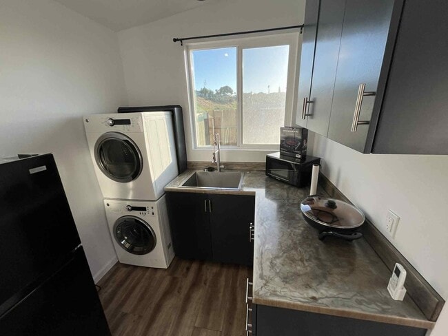 Photo - 268 Meadowbrook Dr Unit ADU Studio