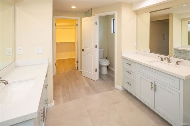 Photo - 434 Manhattan Ave