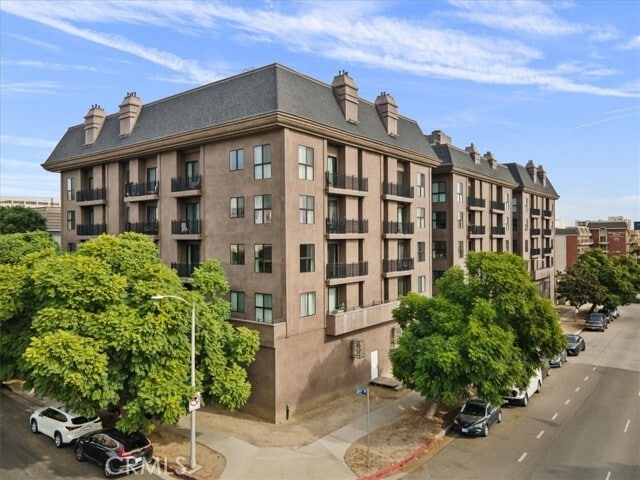 Building Photo - 8811 Burton Way Unit 308