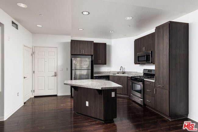 Photo - 1408 W Washington Blvd Unit 207