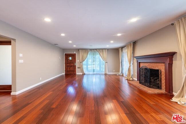 Photo - 4167 Klump Ave