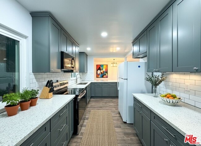 Photo - 2003 Barnett Rd