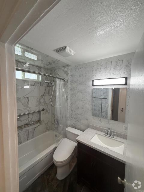 Building Photo - 440 S 33rd St Rental