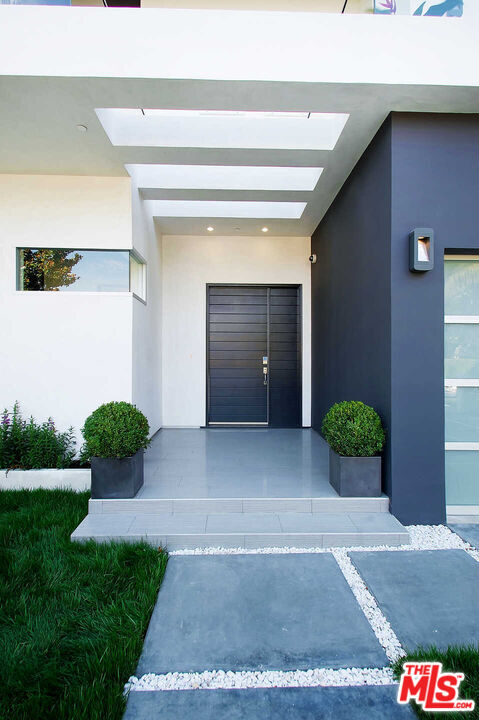 Photo - 429 N Sweetzer Ave