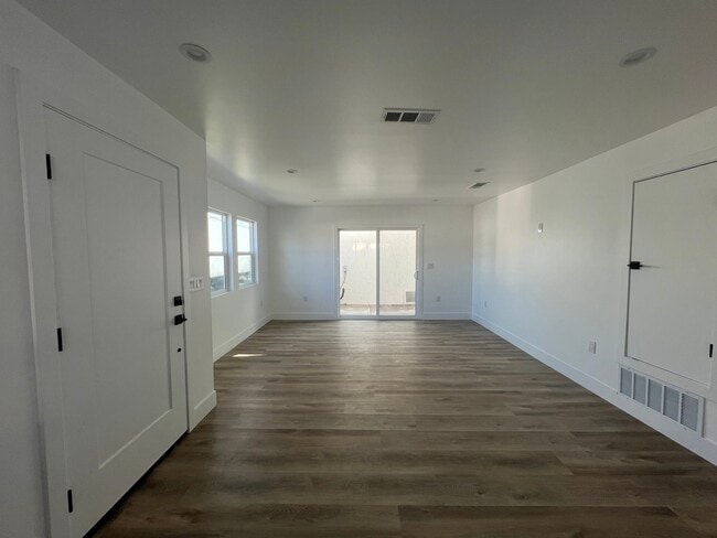Photo - 4816 Hedda St Unit 1